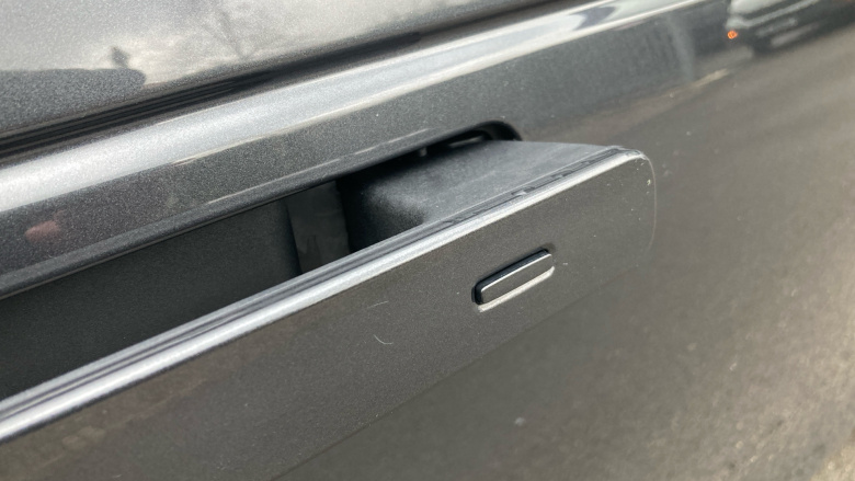 Land Rover Range Rover Velar 2.0 P400e SE 5dr Auto Estate